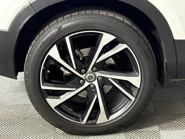 2019-Volvo-XC40-T5-R-Design-AWD image:7