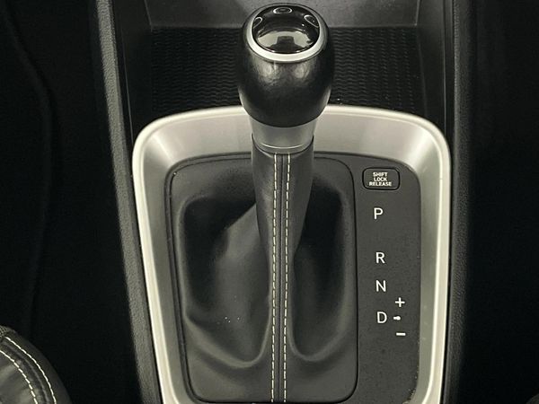 2022-Hyundai-Venue-10-TGDI-Fluid-Auto image:10