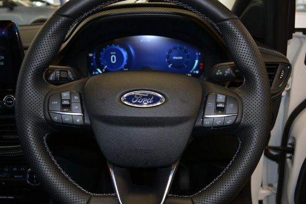 2025-Ford-Puma-10T-Ecoboost-ST-Line-Vignale-Auto image:10