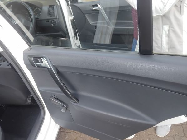 2012-Volkswagen-Polo-Vivo-14-Trendline image:10