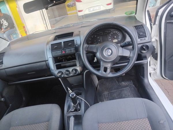 2012-Volkswagen-Polo-Vivo-14-Trendline image:3