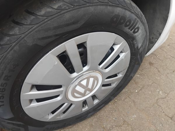 2012-Volkswagen-Polo-Vivo-14-Trendline image:8