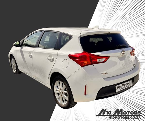 2014-Toyota-Auris-16-XI image:2