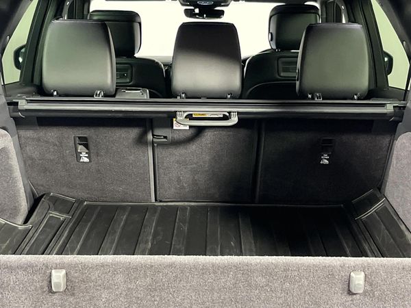 2021-Land-Rover-Discovery-30-TD-SE-R-Dynamic-D300 image:16