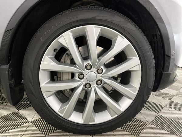 2021-Land-Rover-Discovery-30-TD-SE-R-Dynamic-D300 image:5