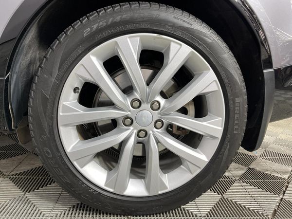 2021-Land-Rover-Discovery-30-TD-SE-R-Dynamic-D300 image:6