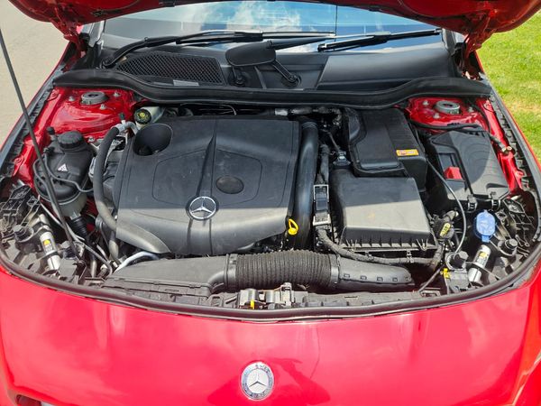 2015-Mercedes-Benz-CLA-220-CDI-Auto image:9