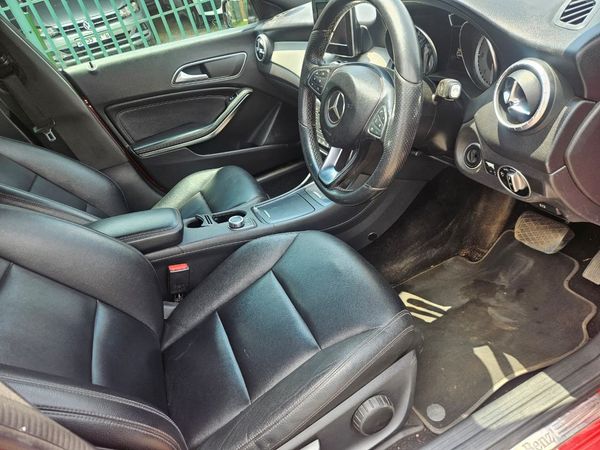 2015-Mercedes-Benz-CLA-220-CDI-Auto image:13