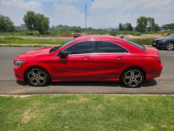 2015-Mercedes-Benz-CLA-220-CDI-Auto image:1