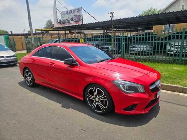 2015-Mercedes-Benz-CLA-220-CDI-Auto image:2