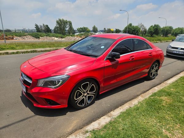 2015-Mercedes-Benz-CLA-220-CDI-Auto image:4