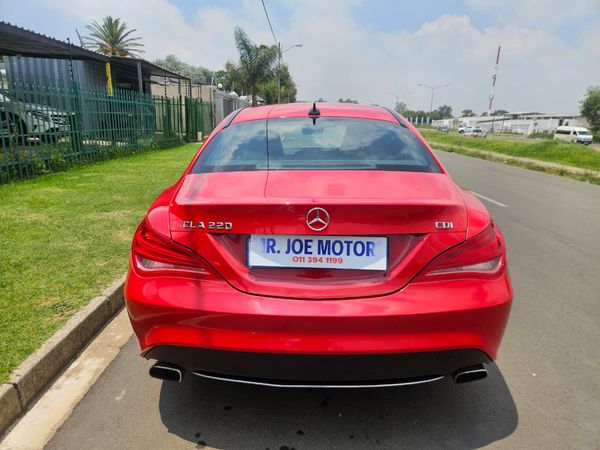 2015-Mercedes-Benz-CLA-220-CDI-Auto image:6