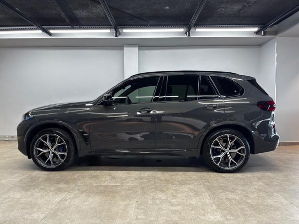 2025-BMW-X5-M60i image:2