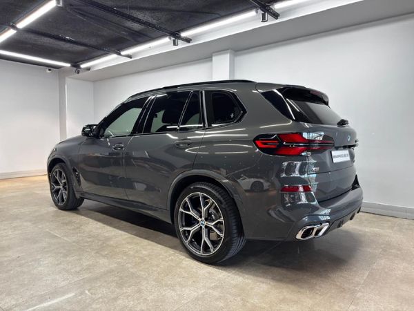 2025-BMW-X5-M60i image:3