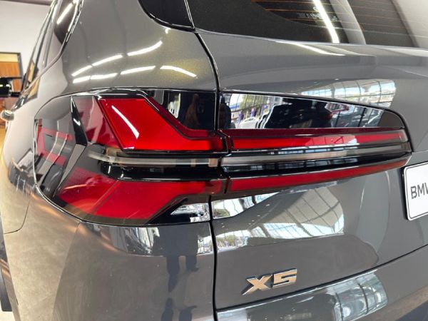 2025-BMW-X5-M60i image:4