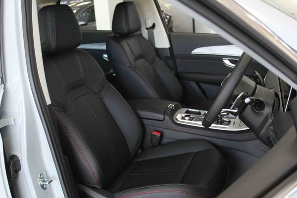 2026-Jetour-X70-Plus-15T-Momentum image:9