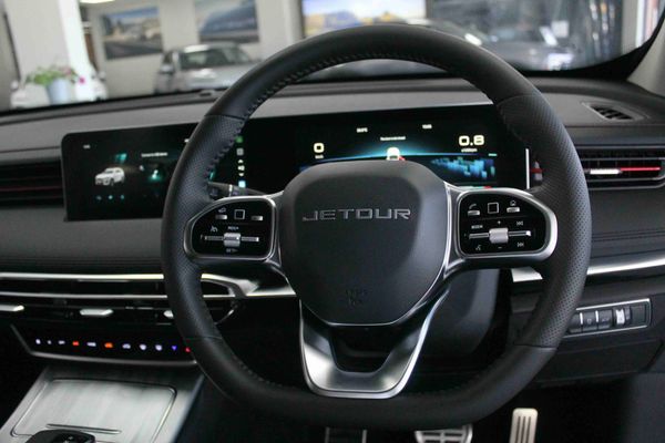 2026-Jetour-X70-Plus-15T-Momentum image:6