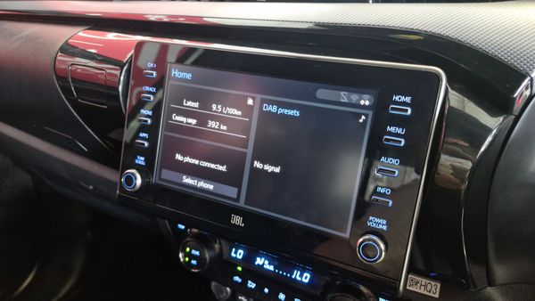 2025-Toyota-Hilux-28GD-6-GR-Sport-Double-Cab-4x4 image:12