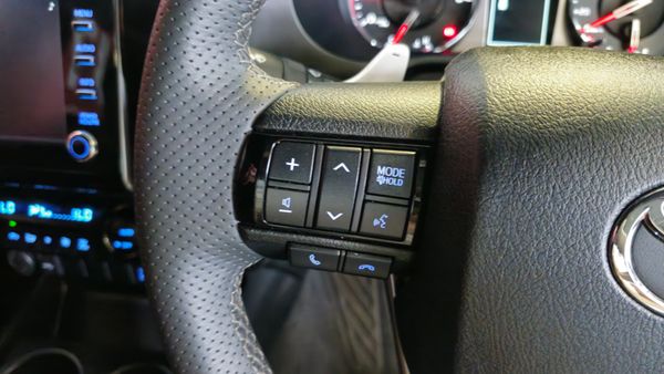 2025-Toyota-Hilux-28GD-6-GR-Sport-Double-Cab-4x4 image:14