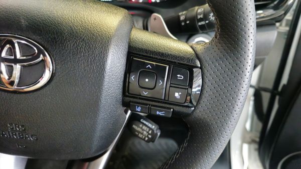 2025-Toyota-Hilux-28GD-6-GR-Sport-Double-Cab-4x4 image:15