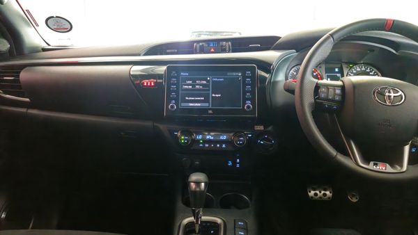 2025-Toyota-Hilux-28GD-6-GR-Sport-Double-Cab-4x4 image:18