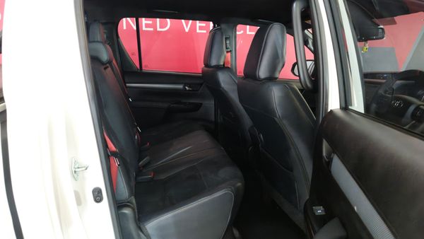 2025-Toyota-Hilux-28GD-6-GR-Sport-Double-Cab-4x4 image:21