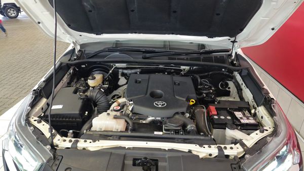 2025-Toyota-Hilux-28GD-6-GR-Sport-Double-Cab-4x4 image:25