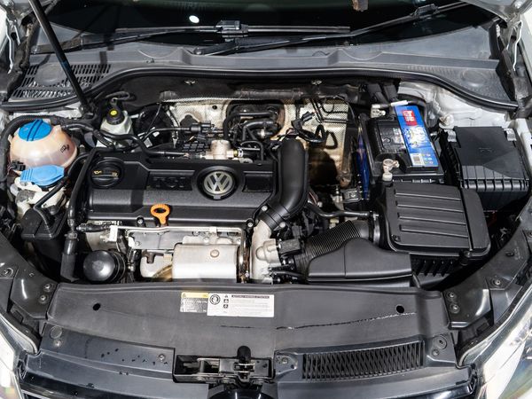 2014-Volkswagen-Golf-VI-14-TSI-Auto-Cabrio-Comfortline image:5
