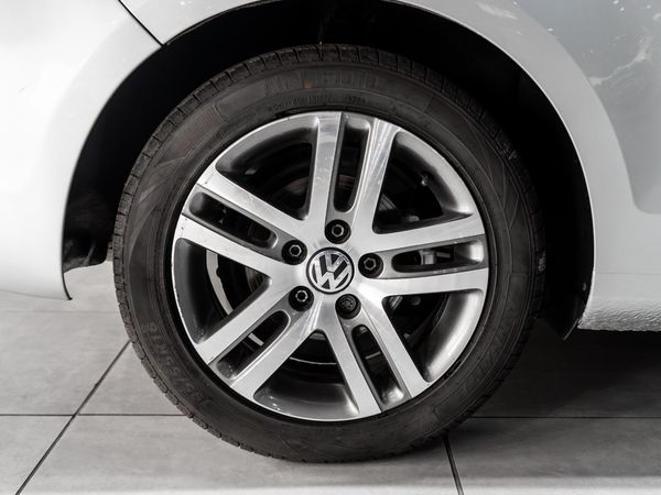 2014-Volkswagen-Golf-VI-14-TSI-Auto-Cabrio-Comfortline image:6