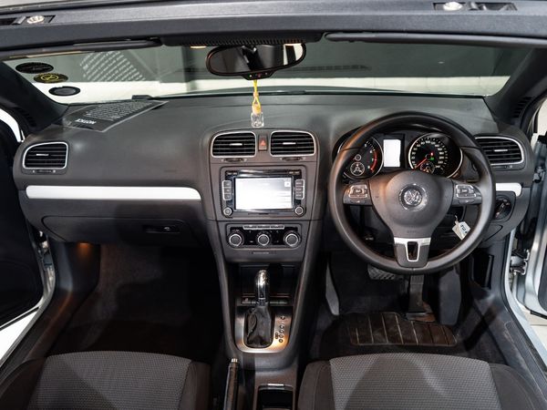 2014-Volkswagen-Golf-VI-14-TSI-Auto-Cabrio-Comfortline image:8