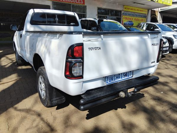 2016-Toyota-Hilux-25-D-4D-SRX-4x4-Single-Cab image:6
