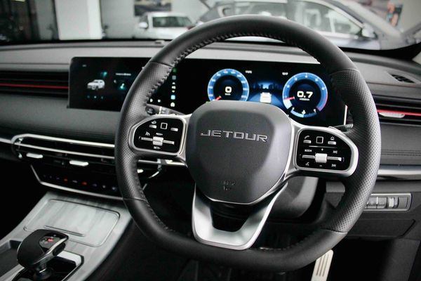2026-Jetour-X70-Plus-15T-Momentum image:5