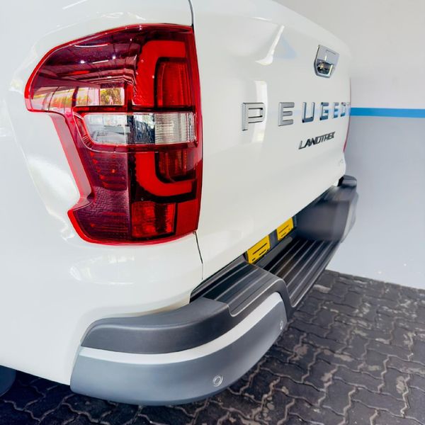 2026-Peugeot-Landtrek-19D-Allure-Double-Cab-Auto image:9