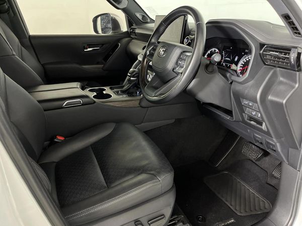 2023-Toyota-Land-Cruiser-300-V6-33-D-ZX image:9