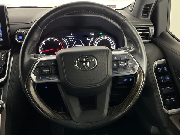 2023-Toyota-Land-Cruiser-300-V6-33-D-ZX image:12