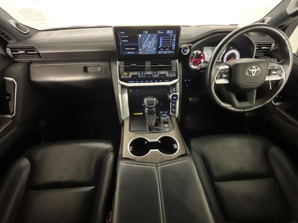 2023-Toyota-Land-Cruiser-300-V6-33-D-ZX image:1