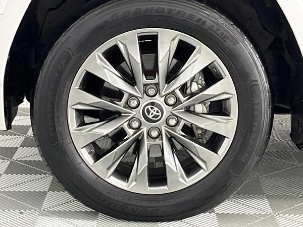 2023-Toyota-Land-Cruiser-300-V6-33-D-ZX image:4