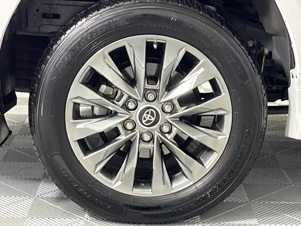 2023-Toyota-Land-Cruiser-300-V6-33-D-ZX image:7
