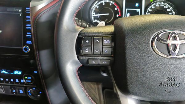 2023-Toyota-Fortuner-28-GD-6-4x4-VX-Auto image:13