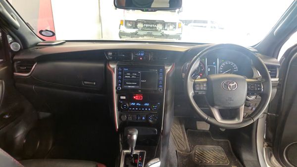 2023-Toyota-Fortuner-28-GD-6-4x4-VX-Auto image:15