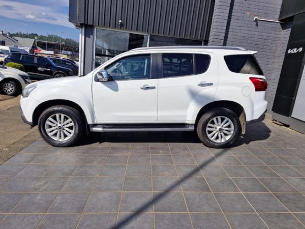 2020-Isuzu-Mu-x-30D-Auto image:1