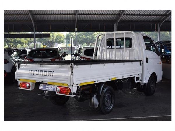 2022-Hyundai-H100-Bakkie-26D-Dropside image:2