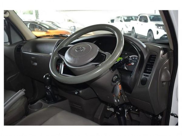 2022-Hyundai-H100-Bakkie-26D-Dropside image:6