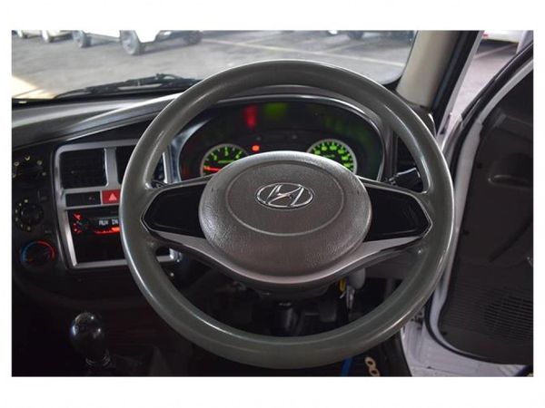 2022-Hyundai-H100-Bakkie-26D-Dropside image:8
