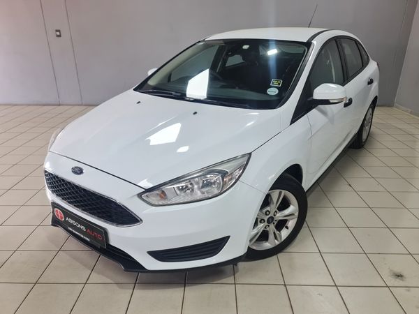 2015-Ford-Focus-10-EcoBoost-Ambiente image:1