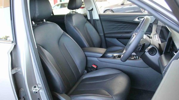 2025-MG-HS-20T-Lux-Auto image:13
