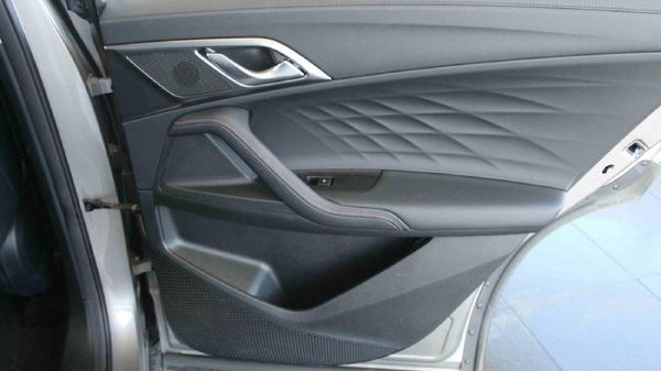 2025-MG-HS-20T-Lux-Auto image:15