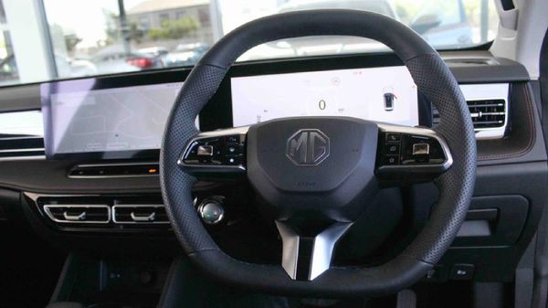 2025-MG-HS-20T-Lux-Auto image:6