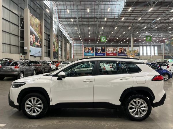 2023-Toyota-Corolla-Cross-18-XS image:3