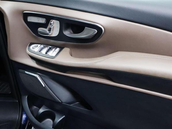 2020-Mercedes-Benz-V-Class-V-300d-Exclusive image:14